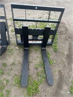 Unused 2024 Mini Skid Steer Pallet Fork Attachment