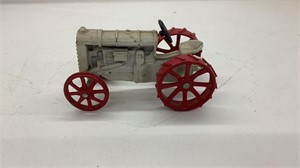 1/16 scale Fordson tractor