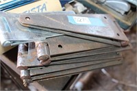 LOT OF STRAP HINGES