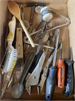 Flat with utensils and tools