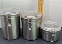 Metal canister lot