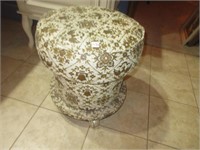 rolling vanity stool