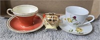 VIntage Colletible Teacups/Saucers