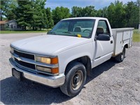 TITLED 1999 Chevy GMT400 Truck W/ Servicebed