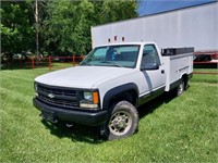 TITLED 2006 Chvy Pickup truck W/ Service Bed