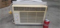 Window Air Conditioner. Continental Brand 120