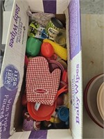 MELISSA AND DOUG KITCHEN TOYS BOX FULL