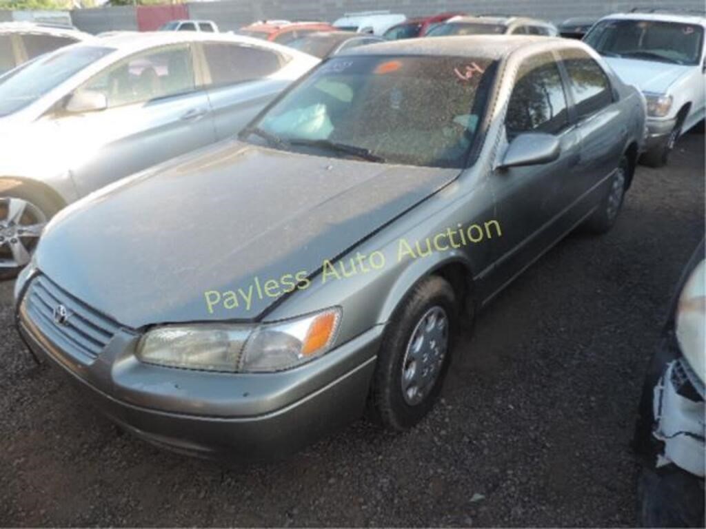 1998 Toyota Camry JT2BG22K7W0262727 Silver