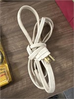 EXTENSION CORD