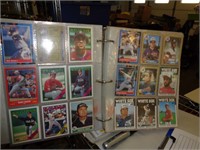 BIG BINDER OF BASEBALL CARDS APPROX 25PGS