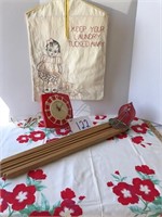 Hanging drying rack, red & cream clock