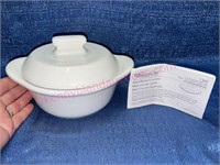 New Pampered Chef mini round cocotte