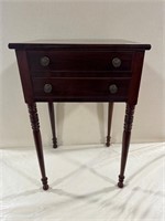 Antique Turned Leg Style End Stand