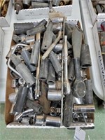 FLAT OF SOCKETS AND SOCKET WRENCHES