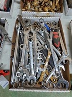 FLAT OF VARIOUS WRENCHES