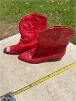 Jasper red boots 11m