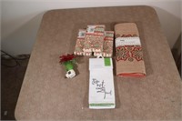 NEW Christmas Gift Lot Table Runner. Towels & More