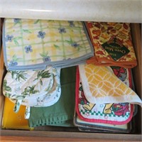 Dish Towels, Oven Mitts
