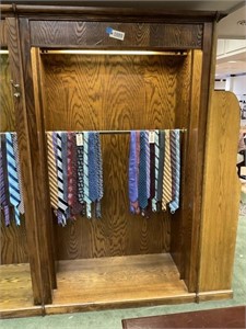 ENDCAP WITH TIE RACK DOUBLE SIDED WOODEN DISPLAY U