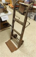 VINTAGE/ANTIQUE HAND TRUCK/DOLLY