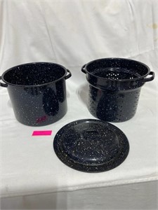 Enamel pot/strainer with lid
