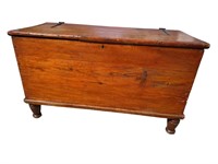 18TH CENT. PINE DOVETAILED BLANKET CHEST