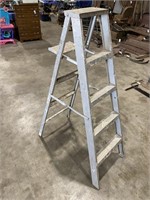 6 Ft. Aluminum Step Ladder w/Tray