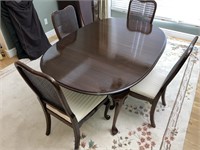 Ethan Allen Dining Table/7 Chairs/2 Leaves/Protect