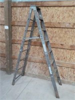 Tradesman 8'  Type 1A Industrial Wooden Ladder