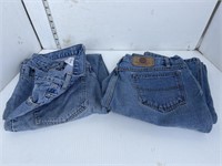 2 pairs of jeans- 34/30