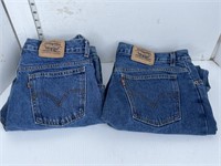 2 pairs of Levi jeans - 34/30