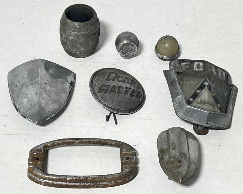 (E) Lot: Metal Vehicle Emblems, Schmidt’s Beer