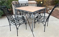 Q - PATIO TABLE W/ 4 CHAIRS (Y4)