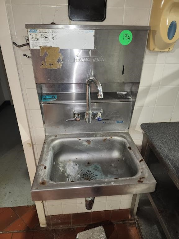 ADVANCE TABCO HAND SINK 17" X 15"