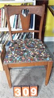 heart back chair w/button seat