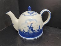 International Delft Blue Teapot