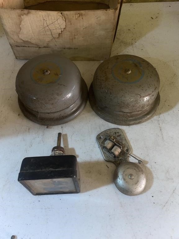 2 - big bells 1 - small bell, heat pressure gauge