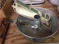 Electric knife, angle food cake pan