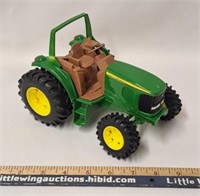 ERTL JOHN DEERE Tractor 1/16th Scale