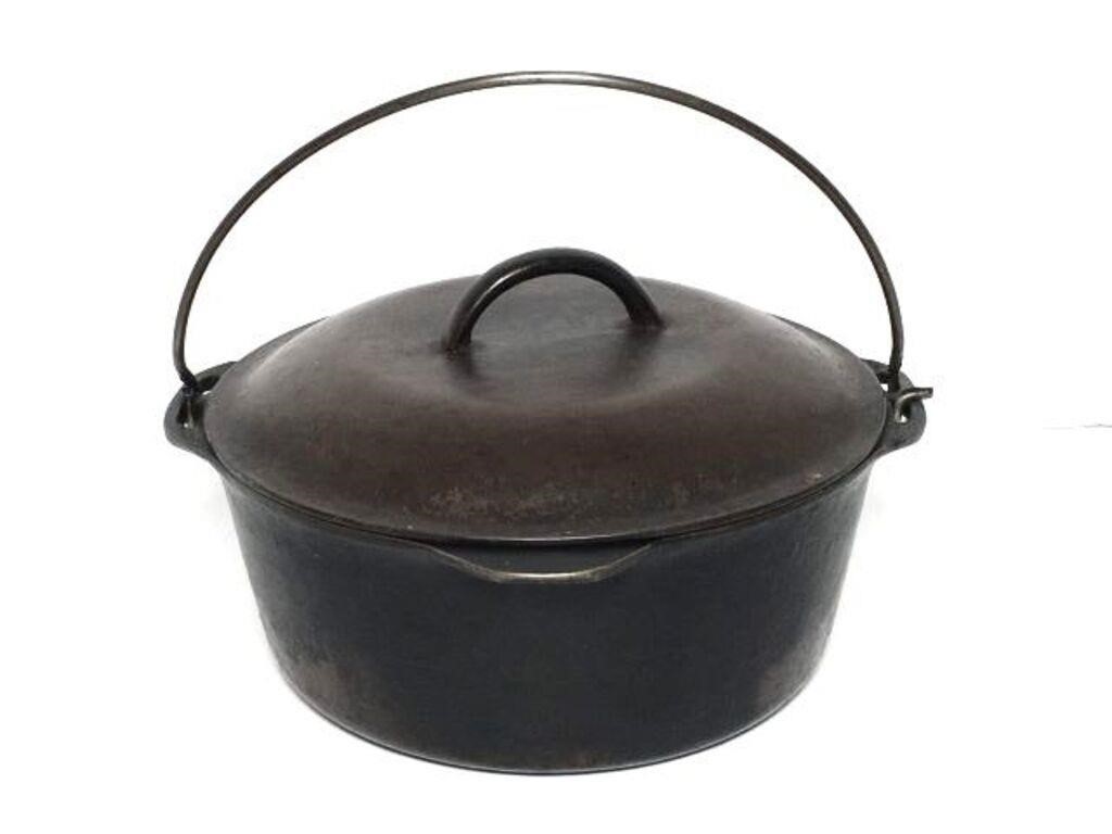 No. 8 Cast Iron Dutch Oven