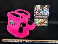 MONSTER HIGH LOT-Slippers/Book