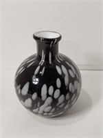 Black & White Handblown Glass Vase  U16A