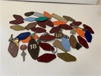 Vintage hotel room key fobs (box lot)