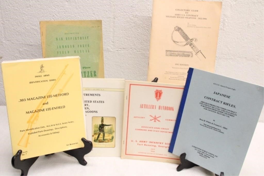 WEAPONS, MILITARY BOOKS