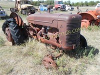 McCormick Deering W9 parts tractor, stuck engine