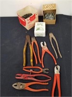 Hog ringing tools and accessories
