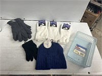 Men’s socks gloves and beanie