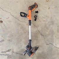 Black & Decker 20V Weedeater w/ Battery & Charger