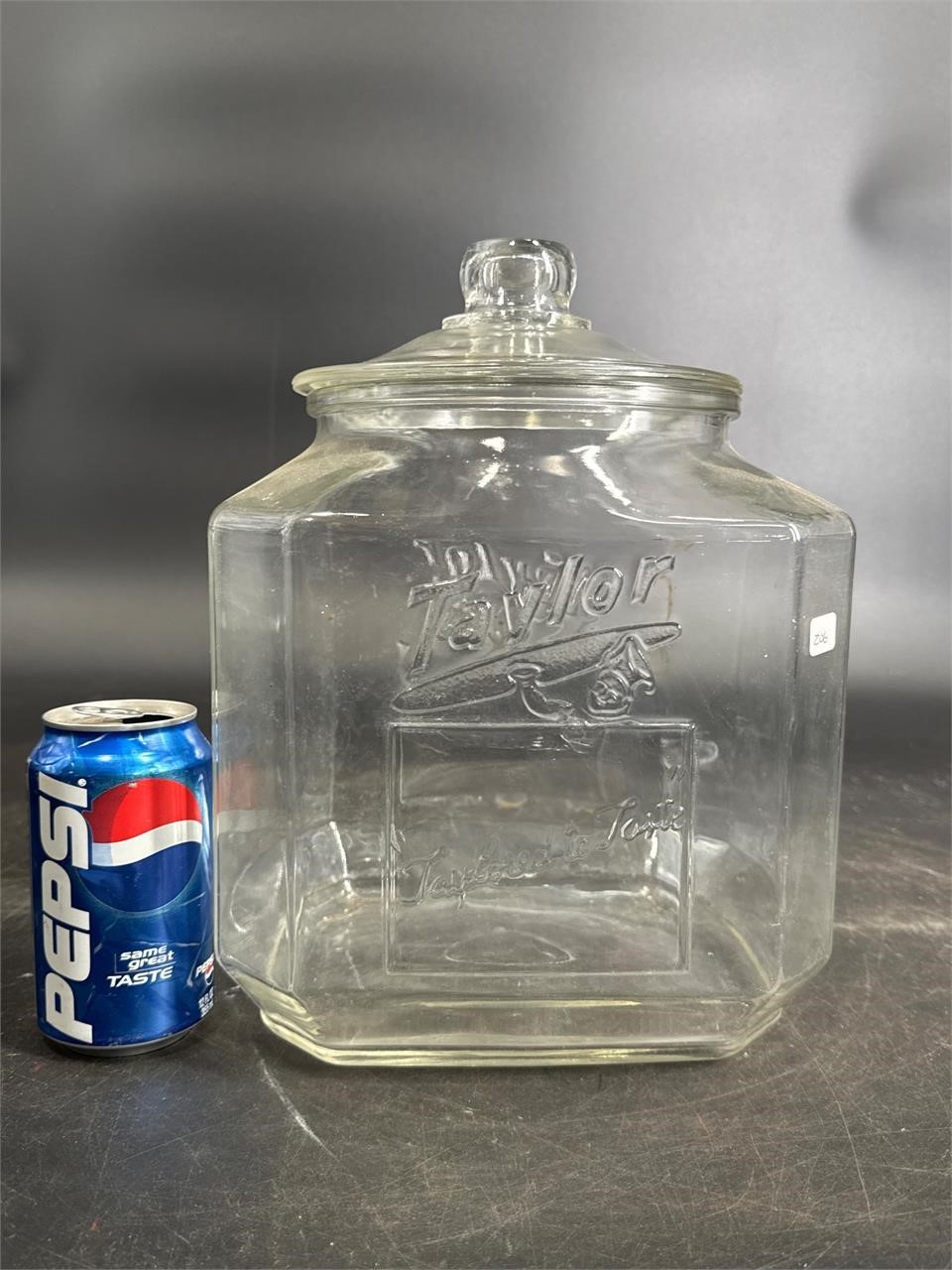 TAYLOR BISCUIT CO. COUNTRY STORE COUNTER GLASS JAR