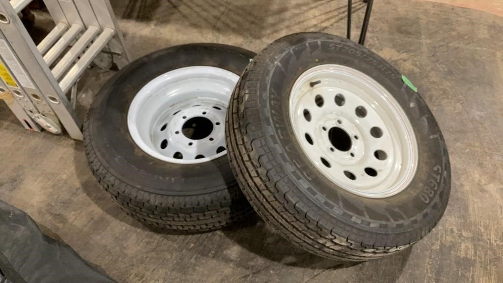 ST 205–7 5R15 tires